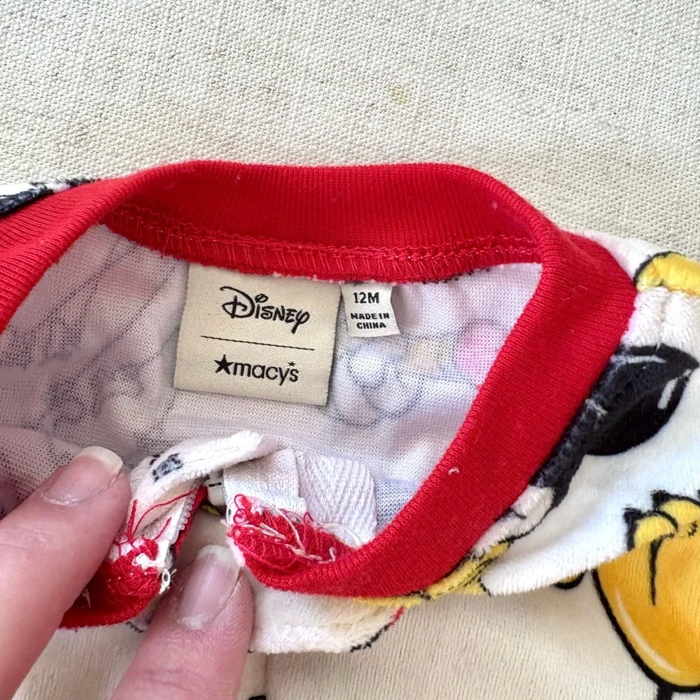 Disney x Macy's Parade Balloon Matching Family
PJs Baby size 12 months - Picture 3 of 3